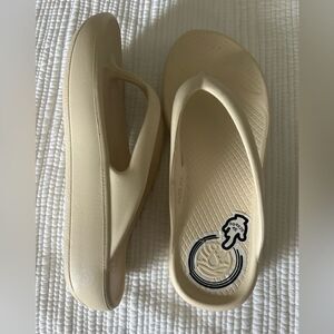 Freewaters Cloud 9 Women’s Comfort Ultra Lightweight Off White Flip Flop Sandals